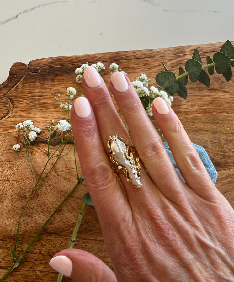 large freshwater Pearl • 14K • diamonds • size 6.5 • $1125